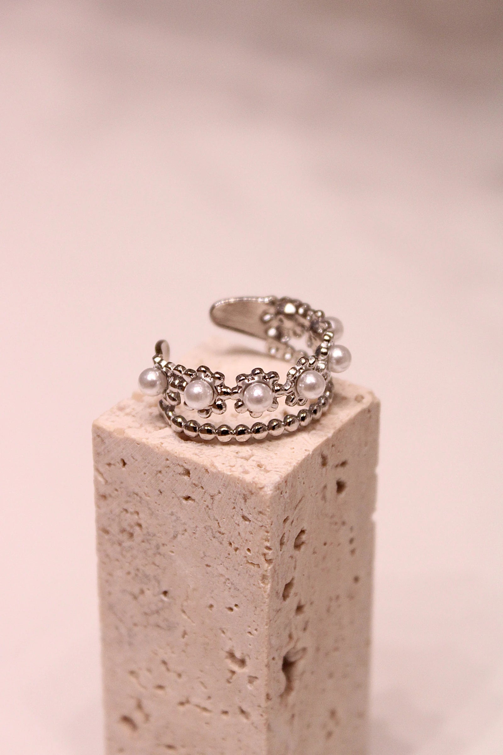 Gold-plated brass ring with pearls