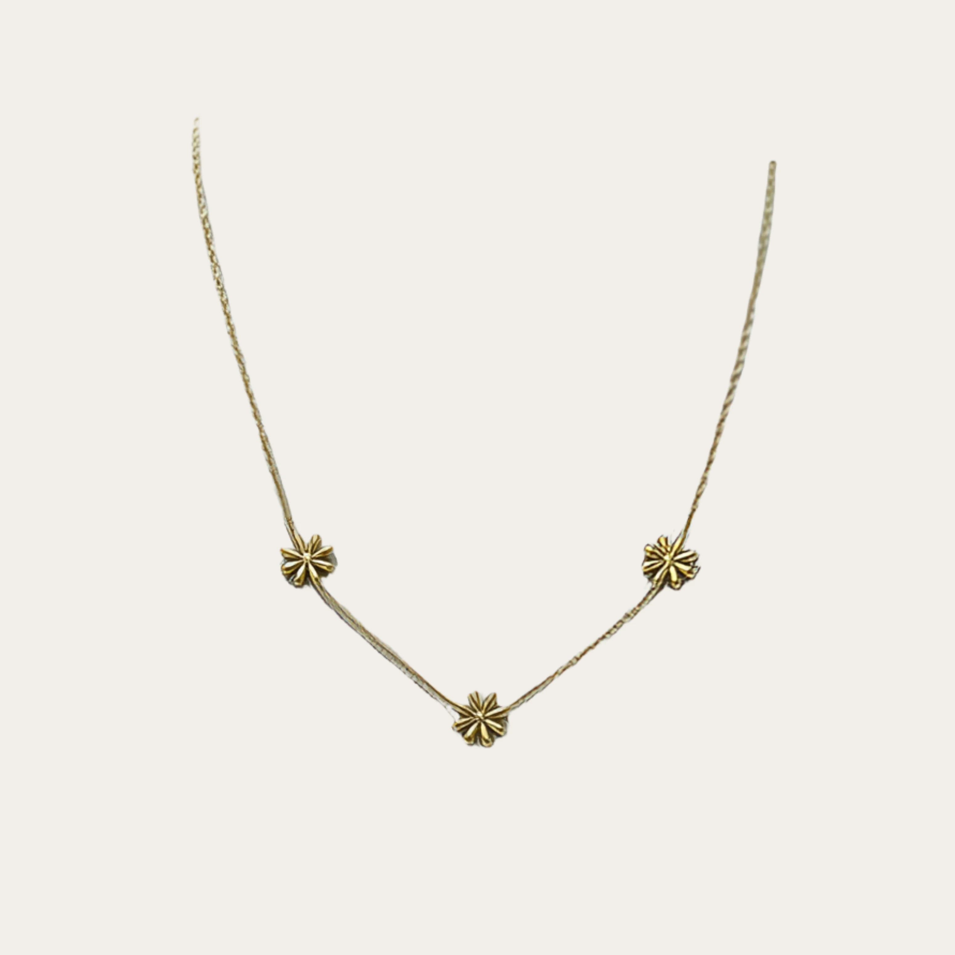 Collier pendentif triple fleur